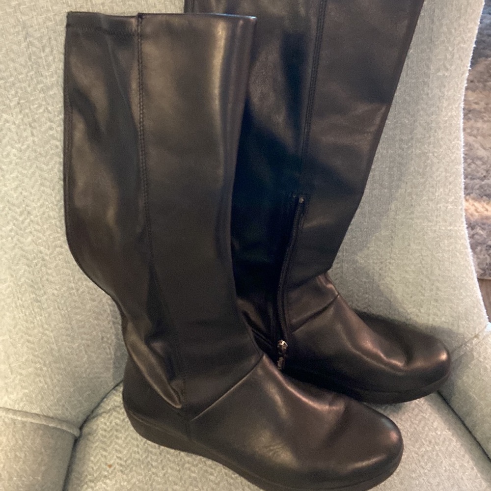 Fit flop Sumi stretch knee high boot